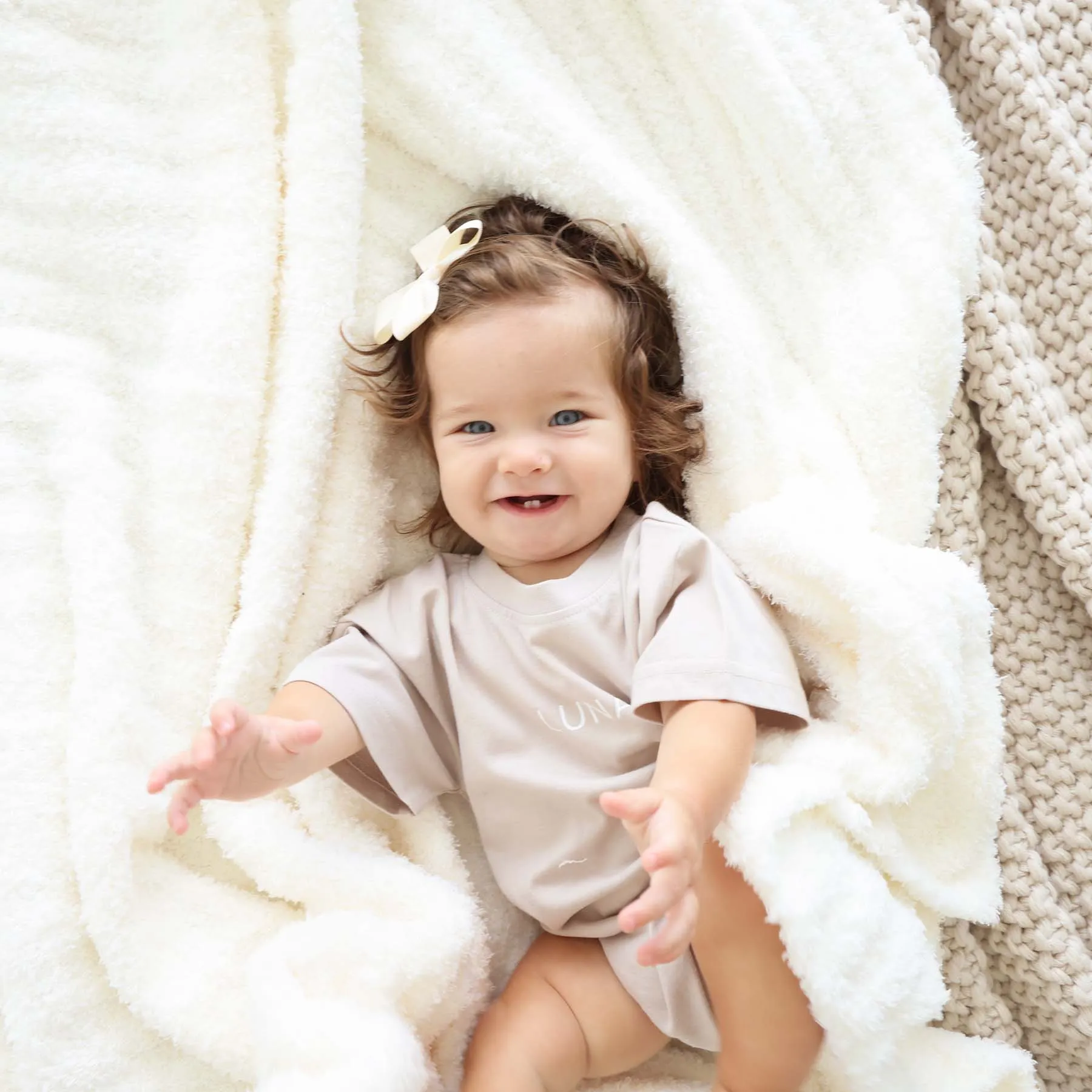 CuddleLane Luxe Blankets | Ivory