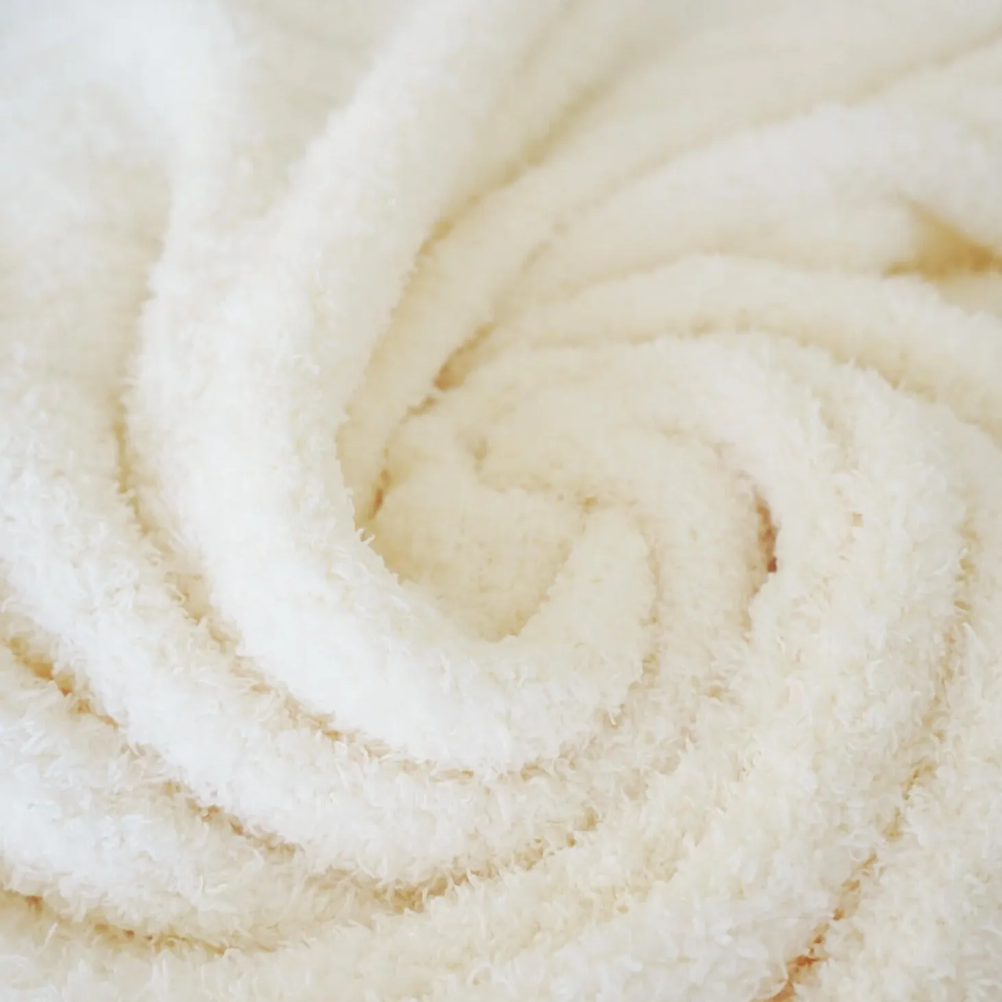 CuddleLane Luxe Blankets | Ivory
