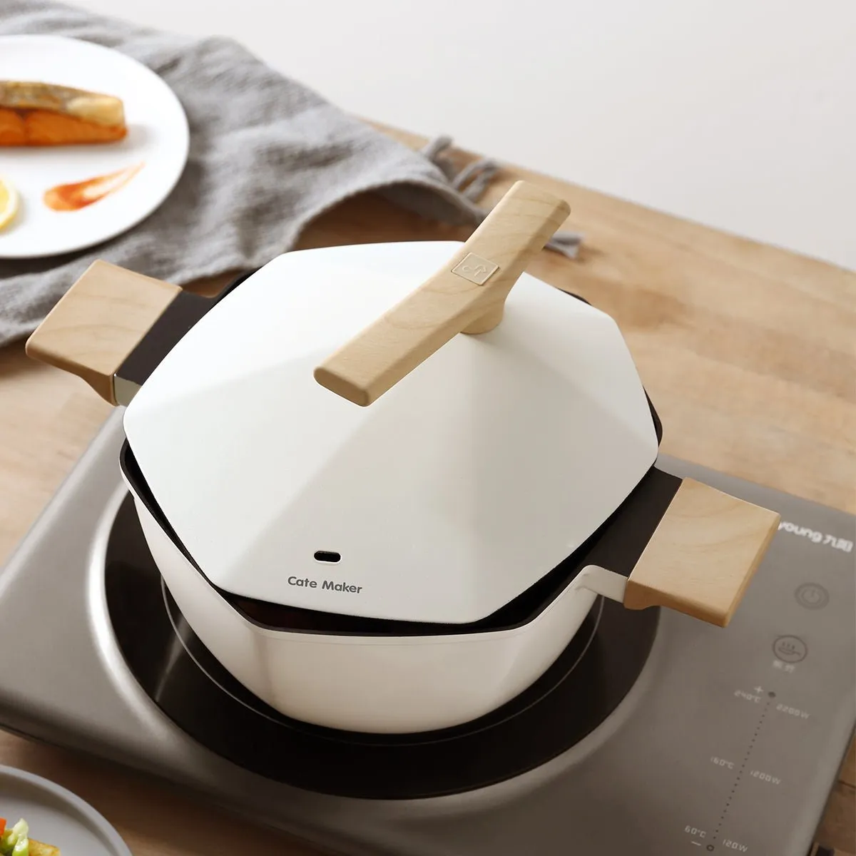 Maple Leaf 24cm White Non-stick Soup Pot - A Taste of Everyday Elegance