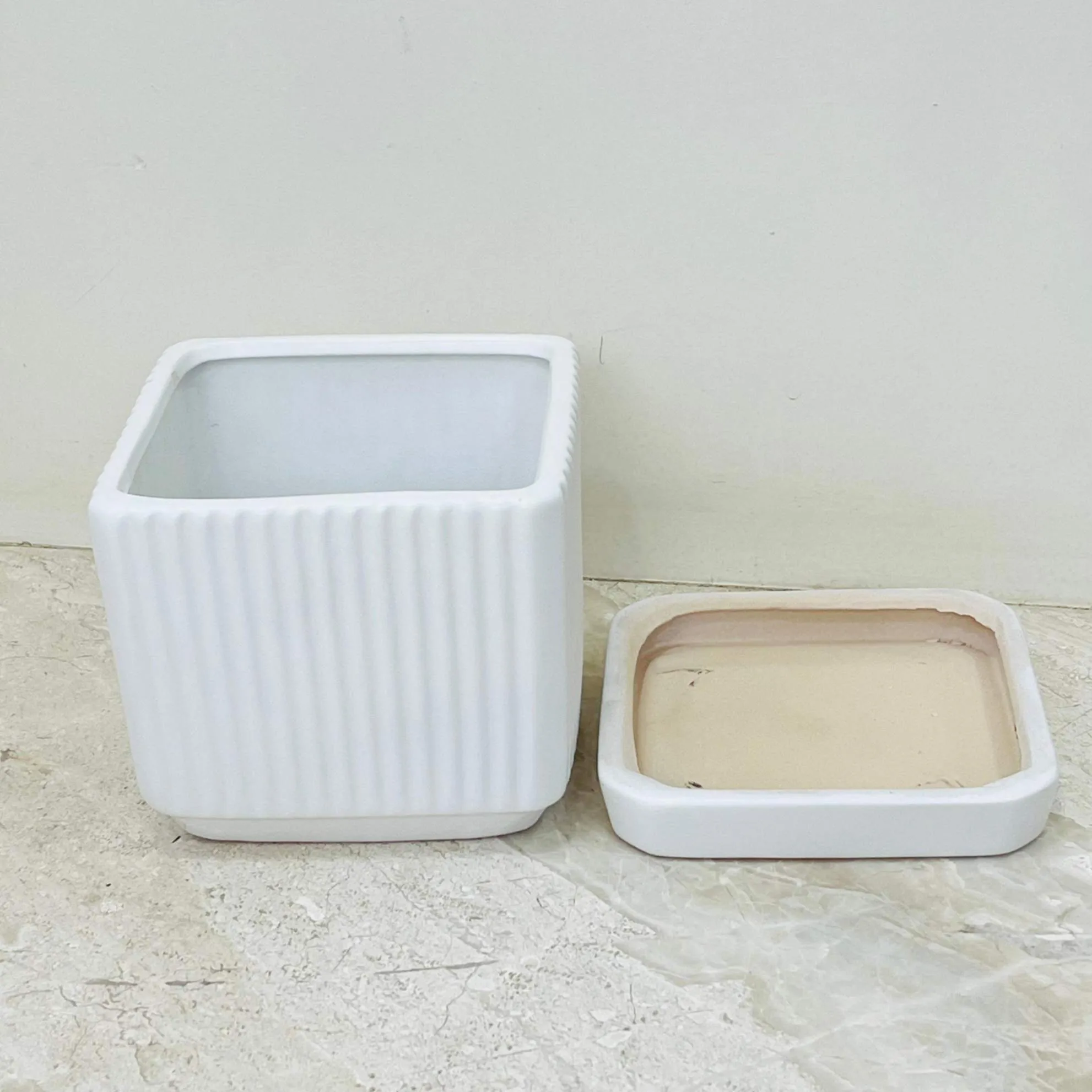 Rectangular White Ribbed Ceramic Planter with Tray – Modern Minimalist Indoor Pot