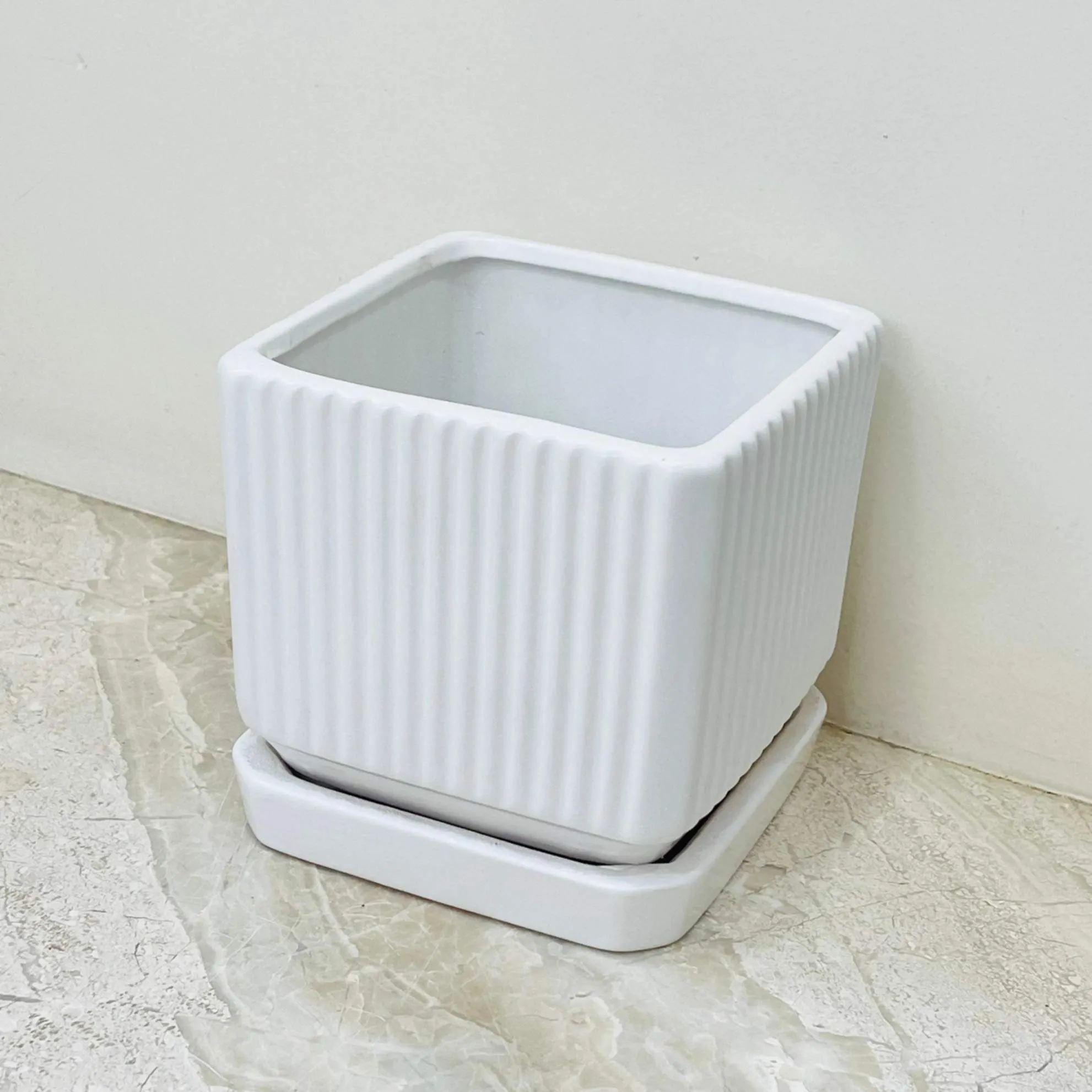 Rectangular White Ribbed Ceramic Planter with Tray – Modern Minimalist Indoor Pot